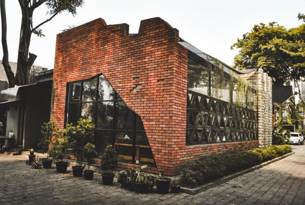 Sofyan Hotel Soepomo Jakarta Bagian luar foto