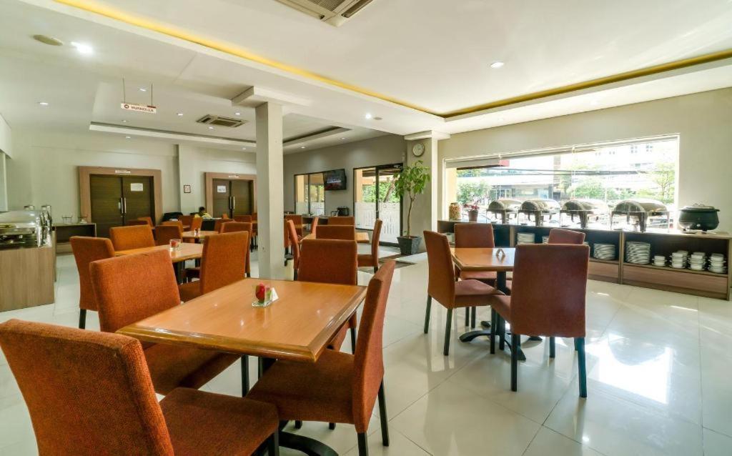Sofyan Hotel Soepomo Jakarta Bagian luar foto