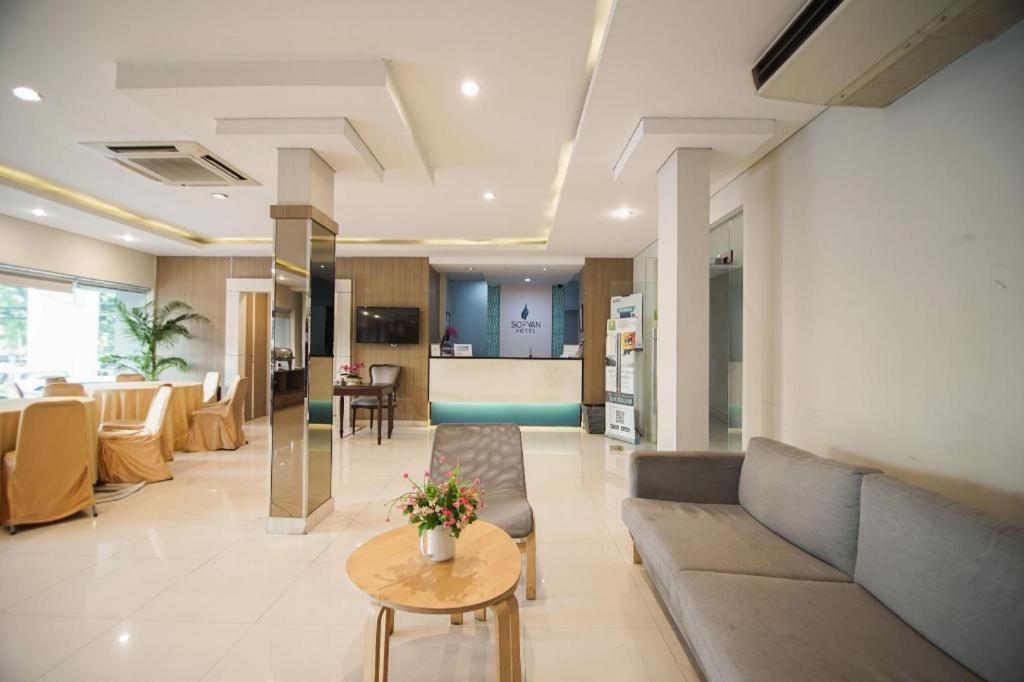 Sofyan Hotel Soepomo Jakarta Bagian luar foto