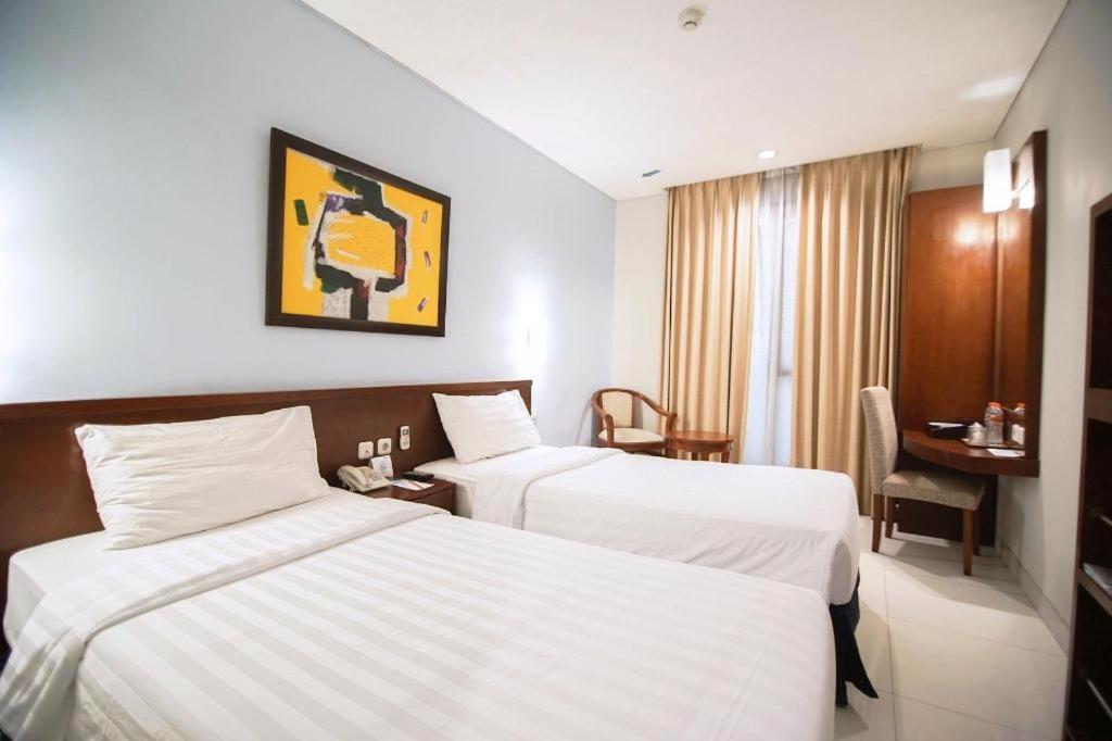 Sofyan Hotel Soepomo Jakarta Bagian luar foto