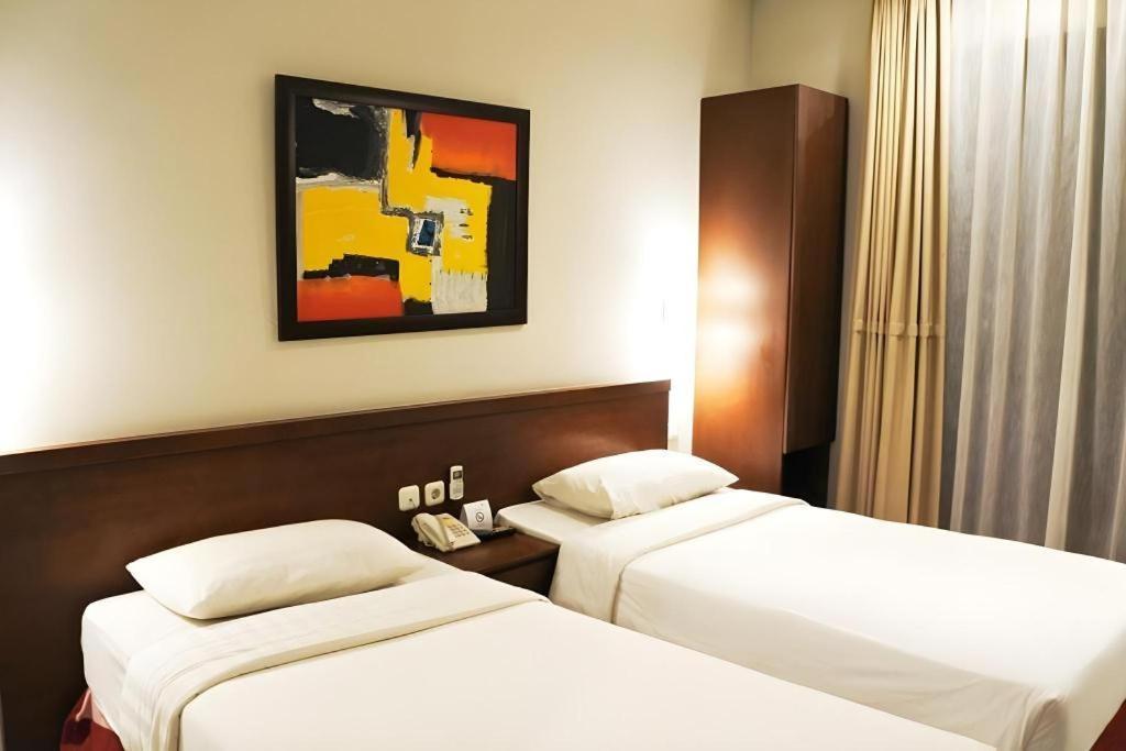 Sofyan Hotel Soepomo Jakarta Bagian luar foto